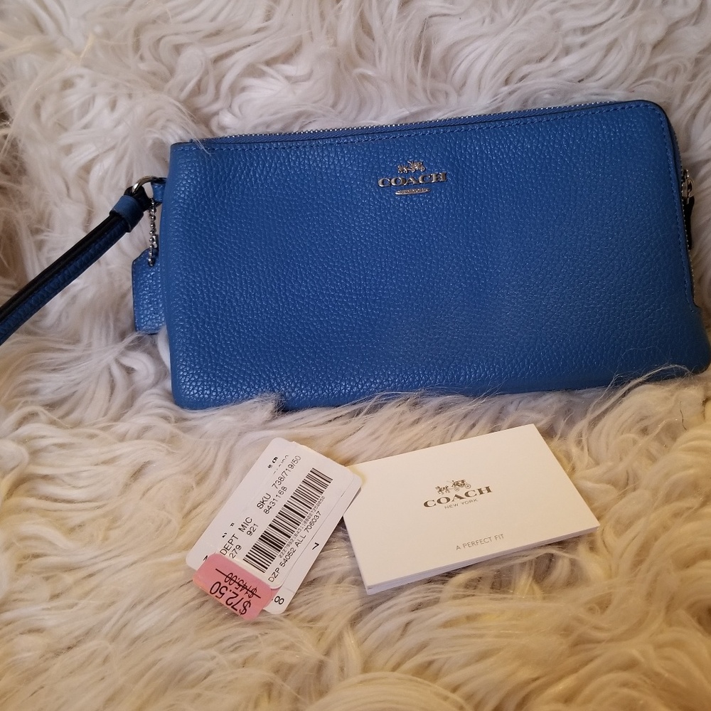 Coach wristlet wallet (Authentic)